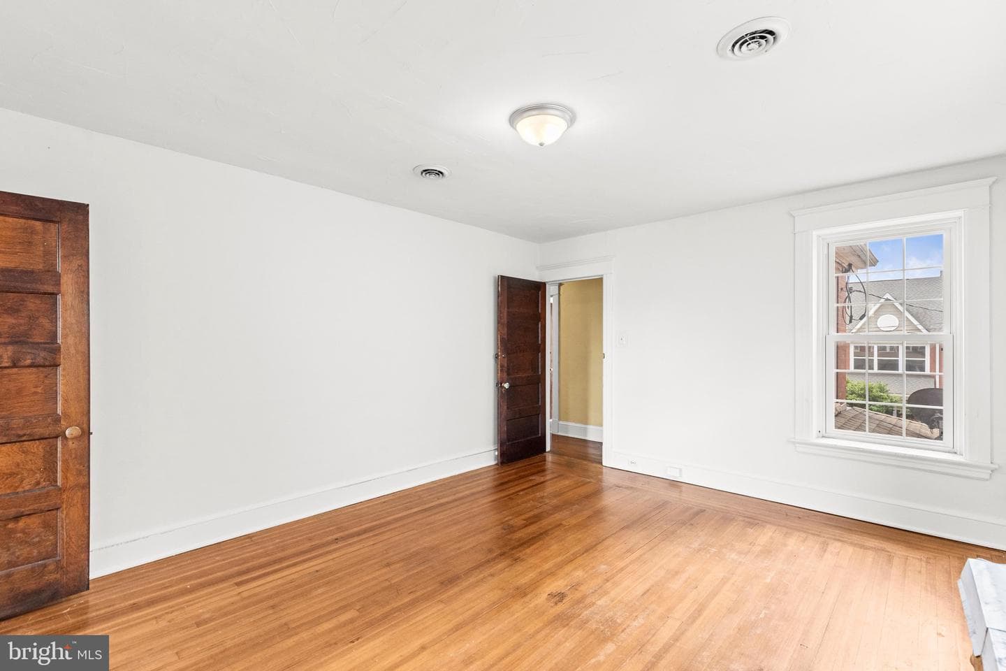 228 Baltimore St photo 26
