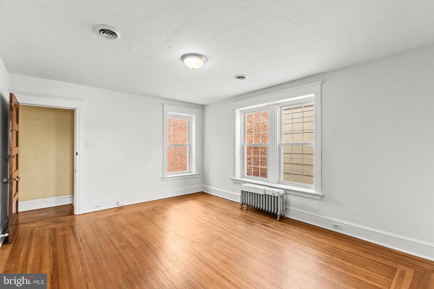 228 Baltimore St photo 27