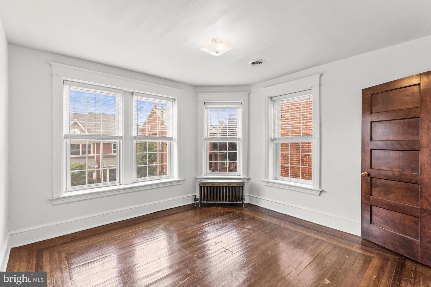228 Baltimore St photo 31