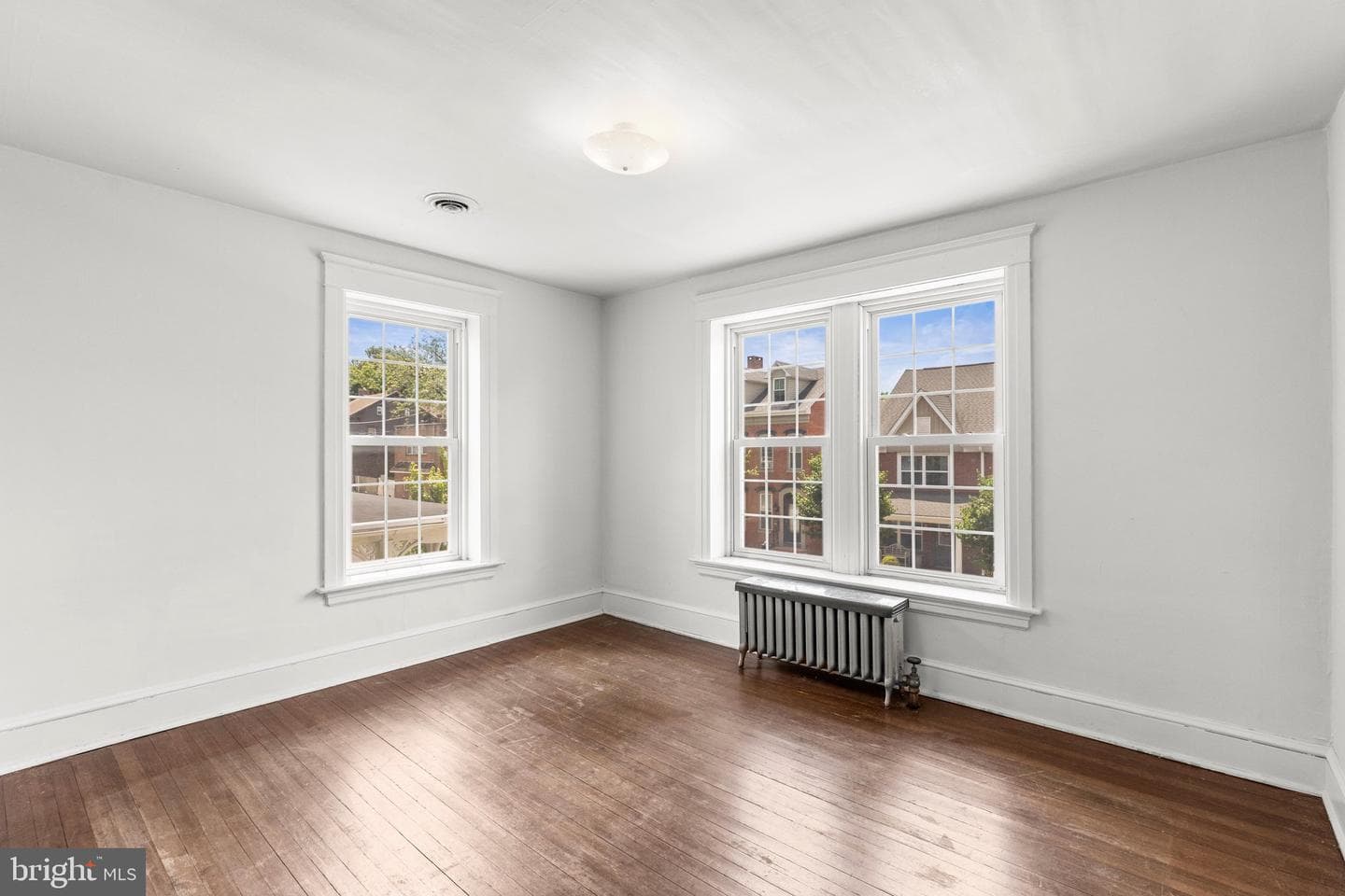 228 Baltimore St photo 33