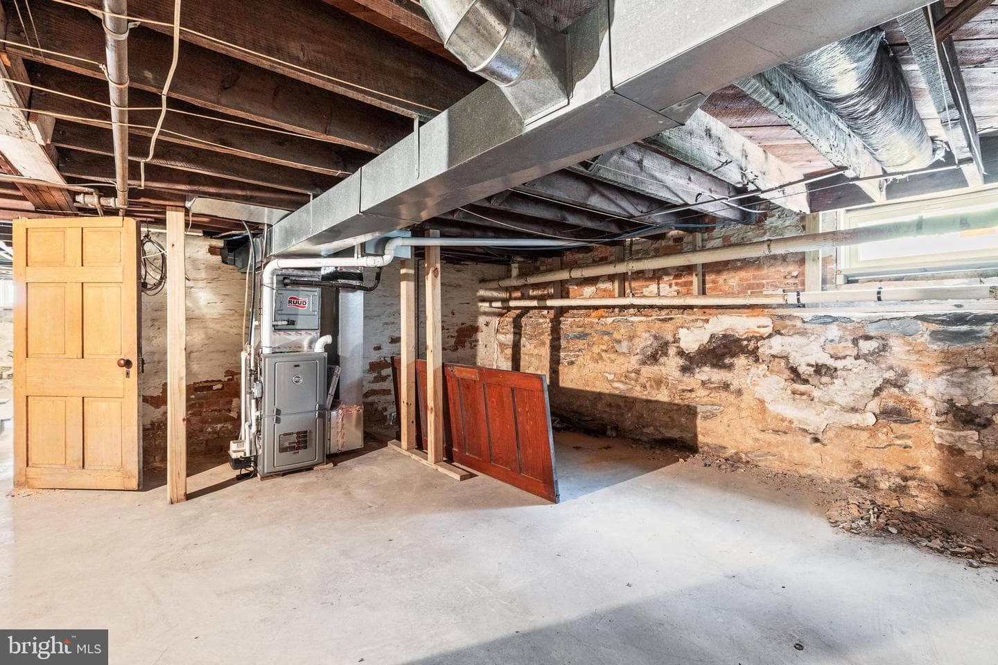 228 Baltimore St photo 47