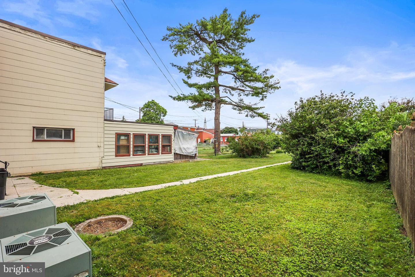 228 Baltimore St photo 51