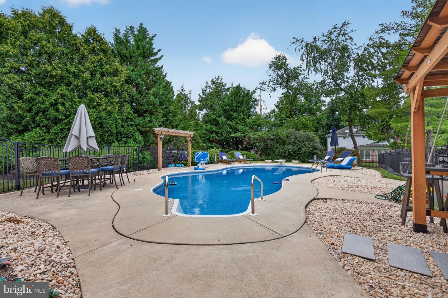 1001 Wetherburn Drive photo 53