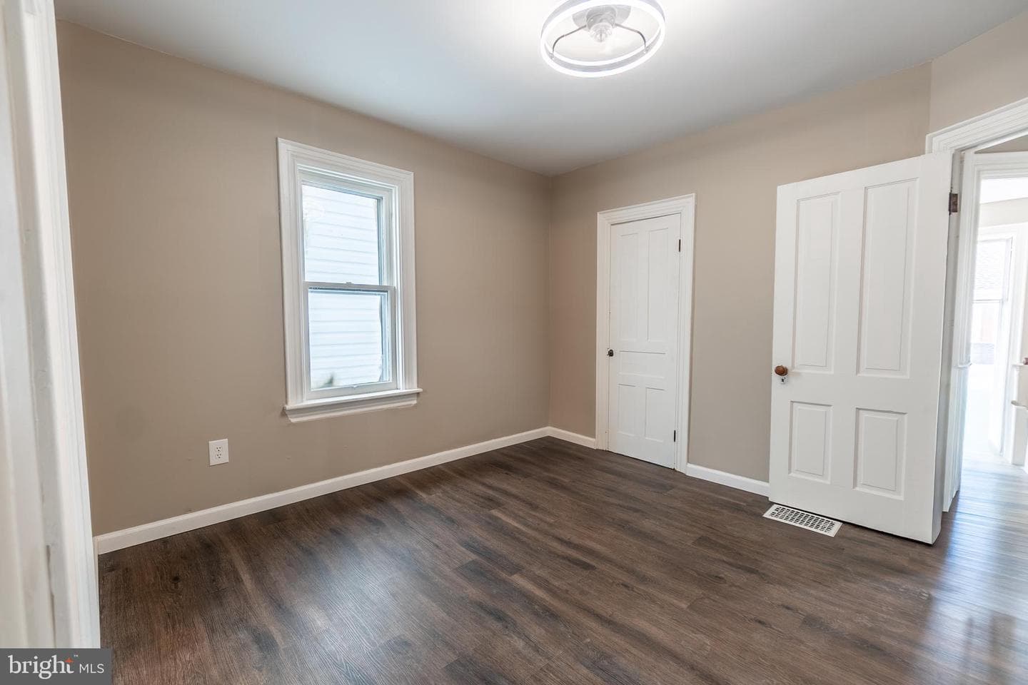 229 2nd Avenue photo 13