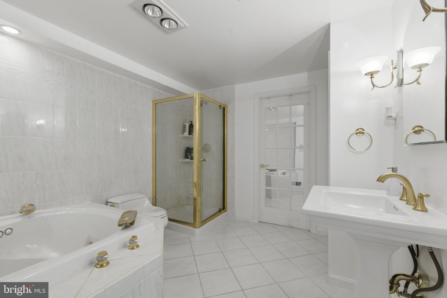16 Liberty Avenue photo 18