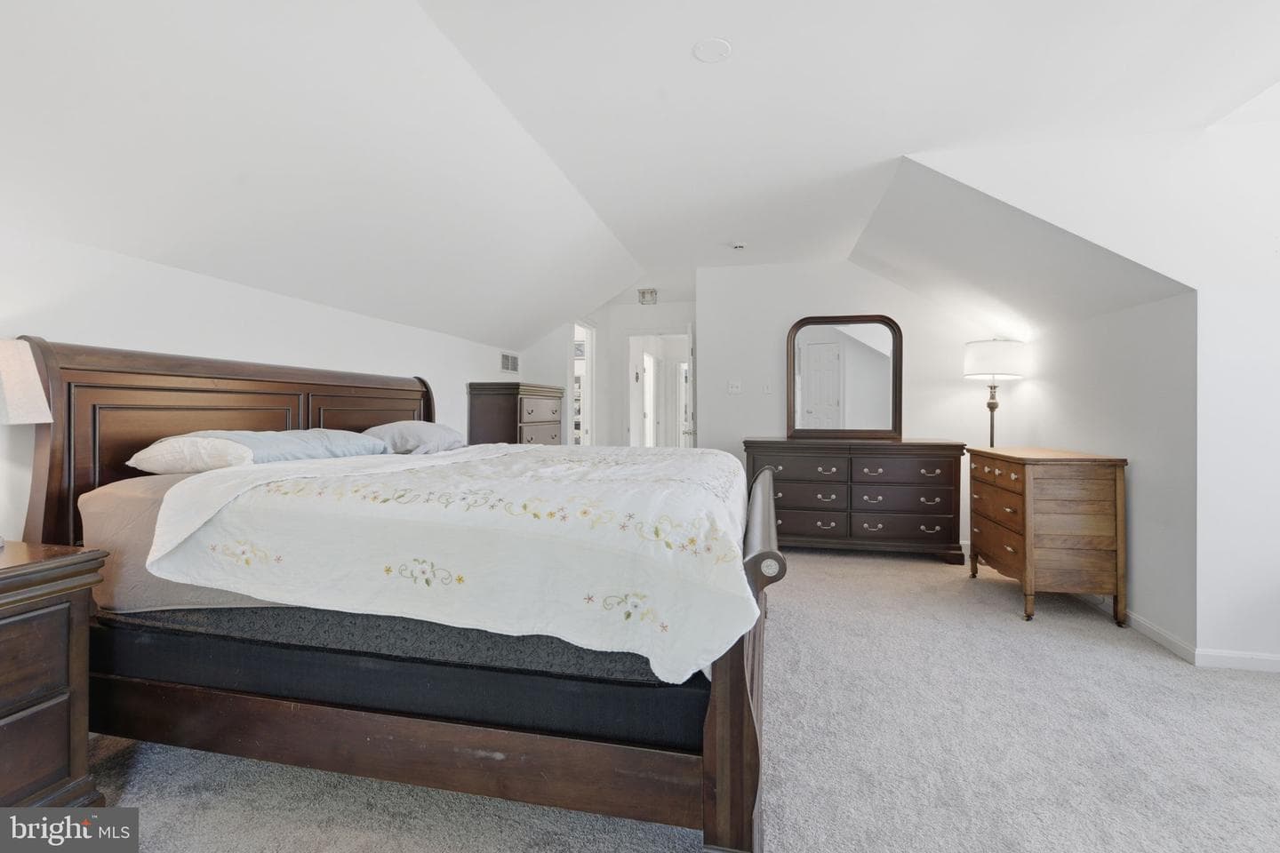 16 Liberty Avenue photo 29