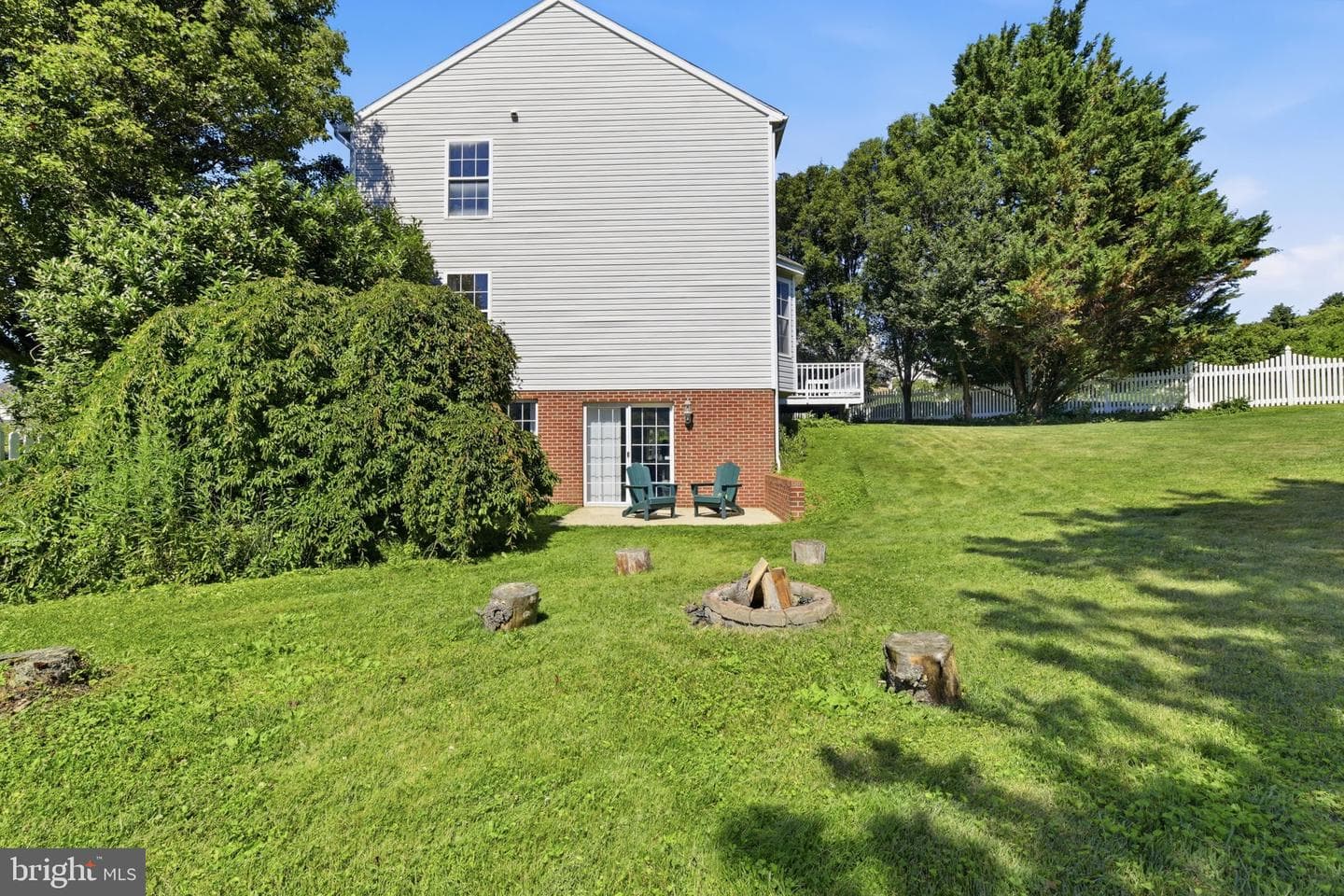 16 Liberty Avenue photo 38