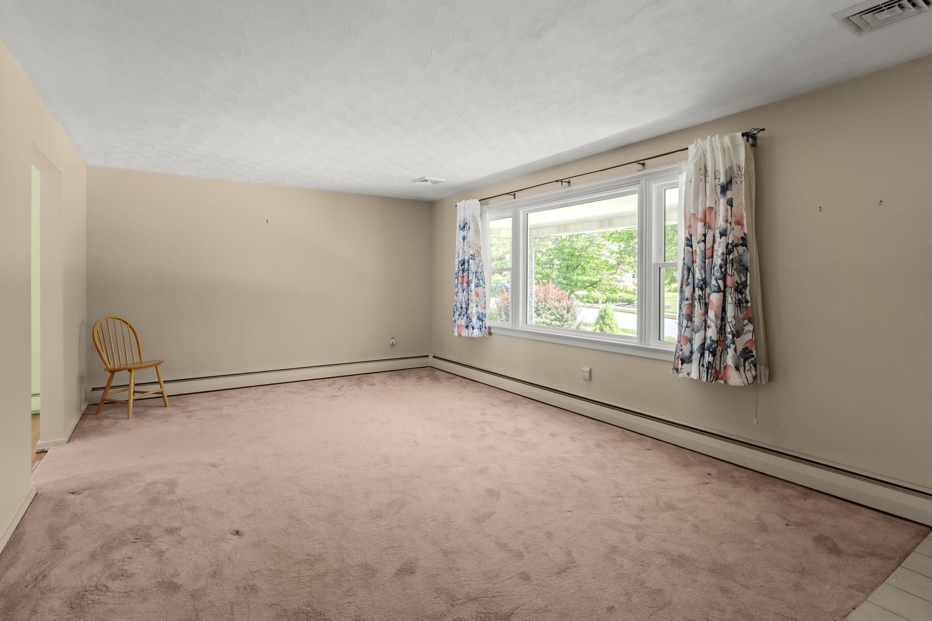 4107 Trowbridge Road photo 4