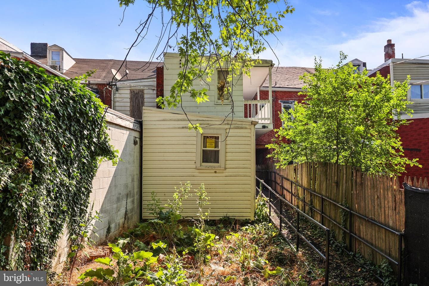518 S Queen St photo 28