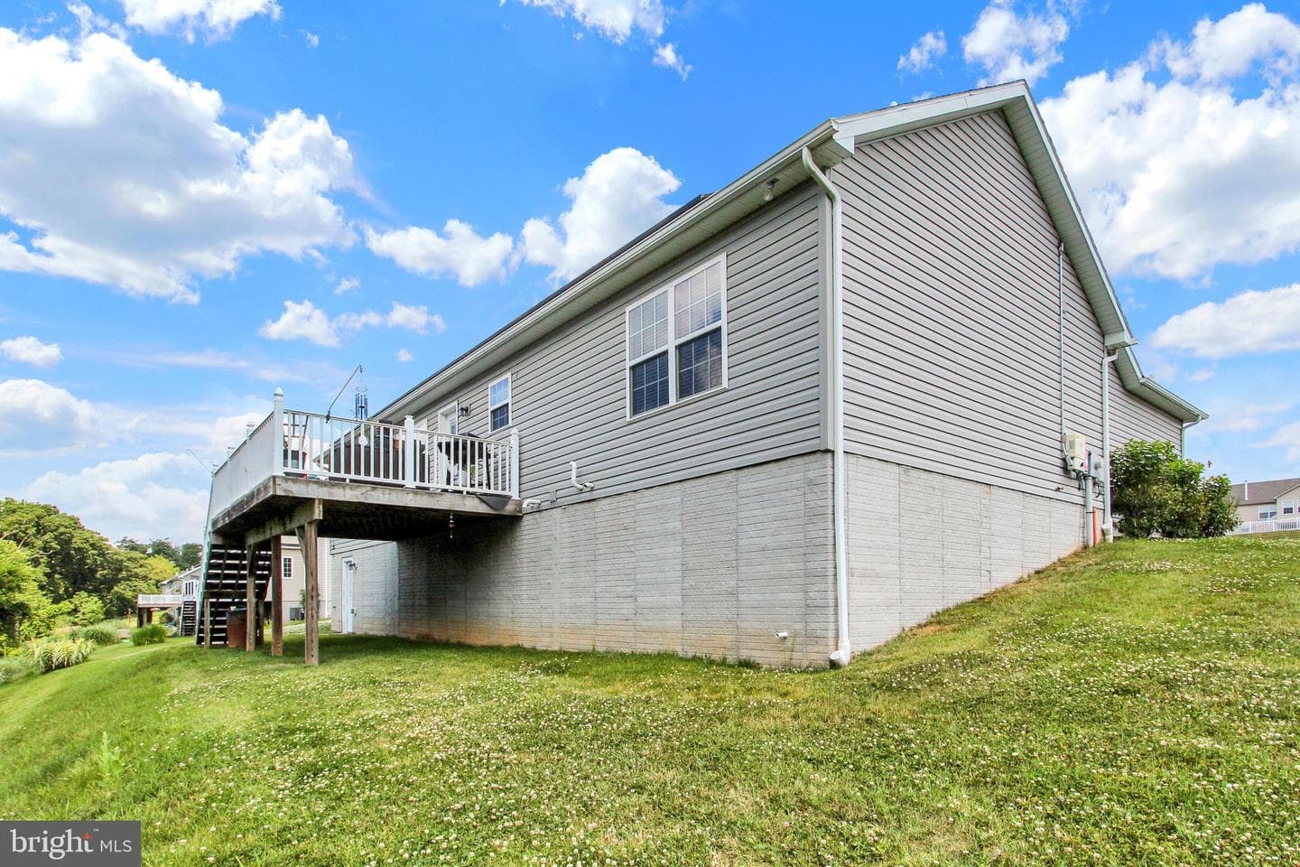 880 Ripple Drive photo 32