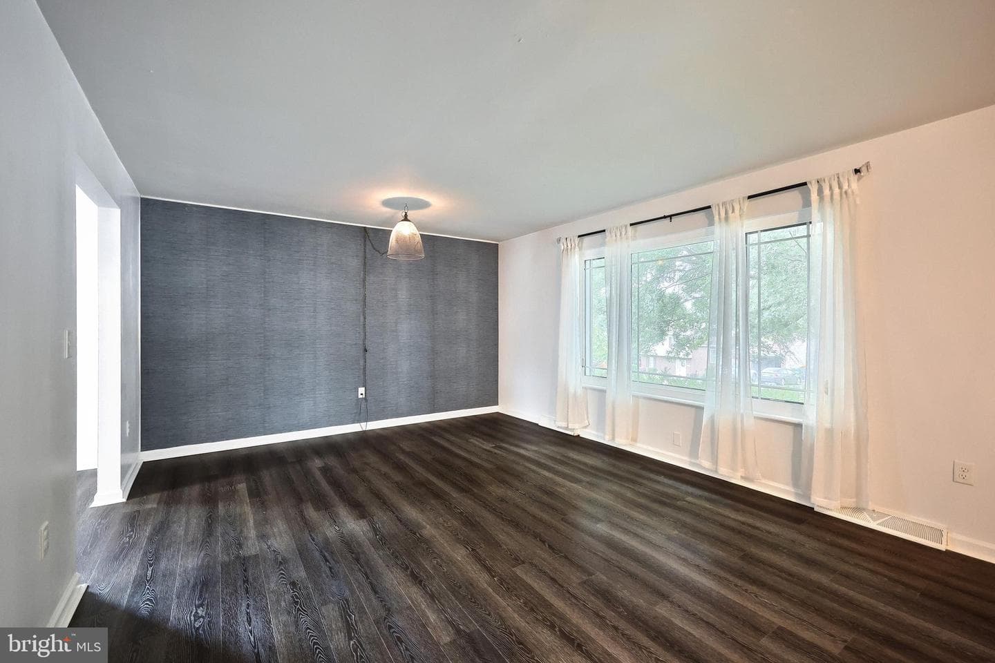 2832 Glen Hollow Drive photo 18