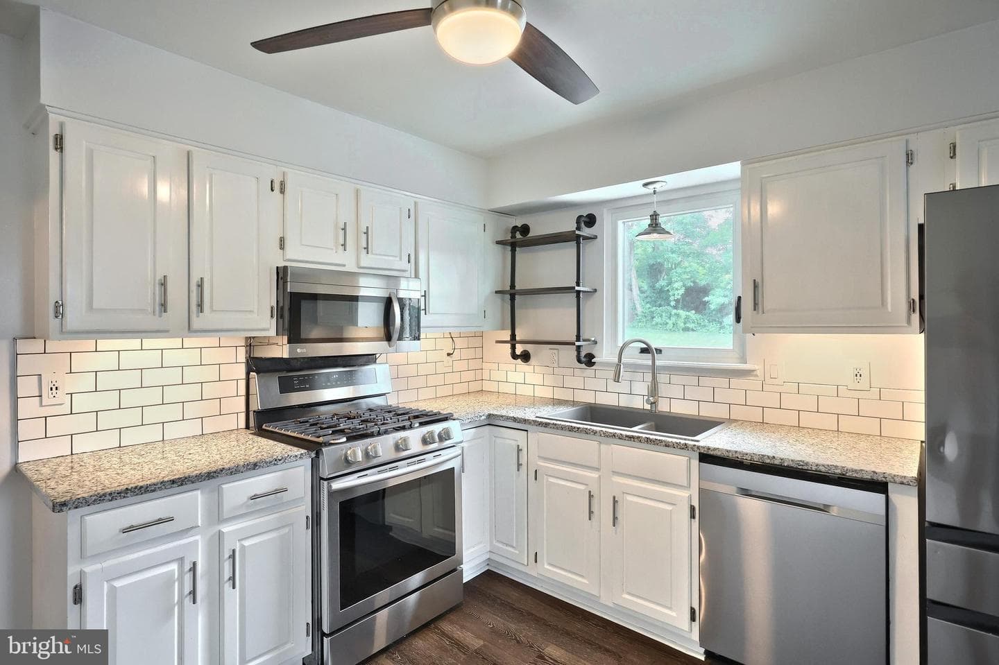 2832 Glen Hollow Drive photo 24