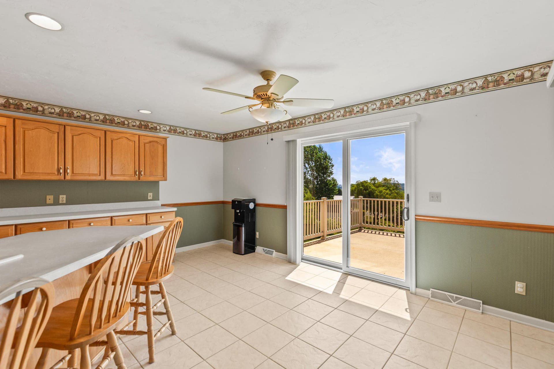 151 Overview Circle E photo 14