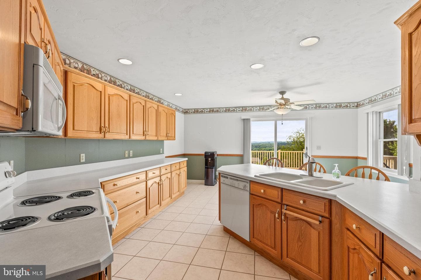 151 Overview Circle E photo 17