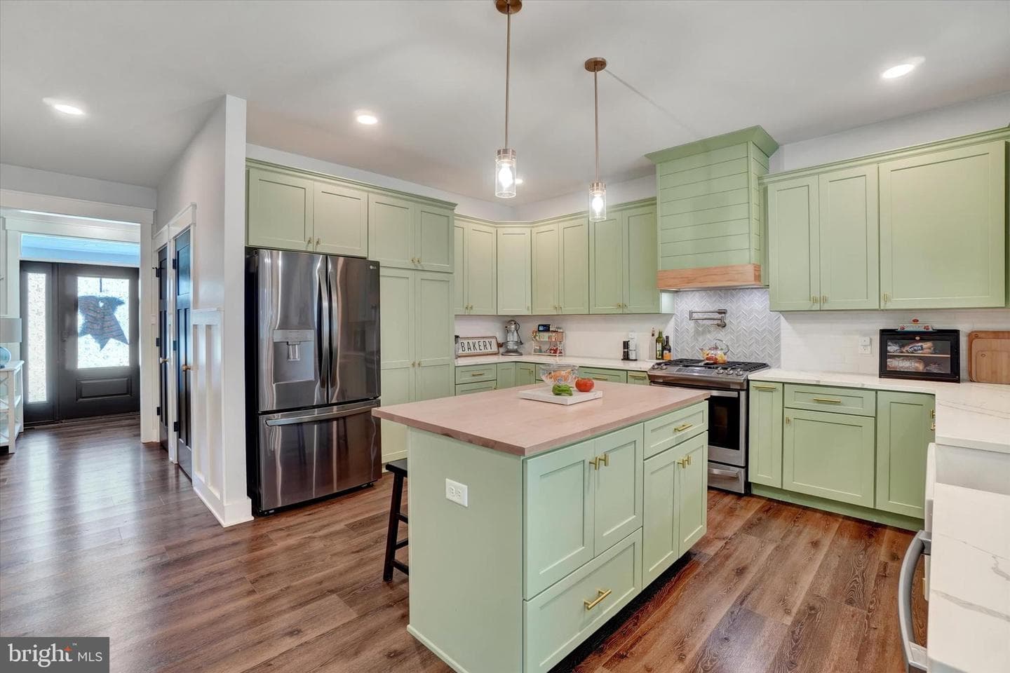 660 Church Road photo 16