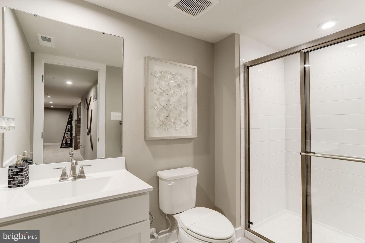 392 Kelso Drive photo 11