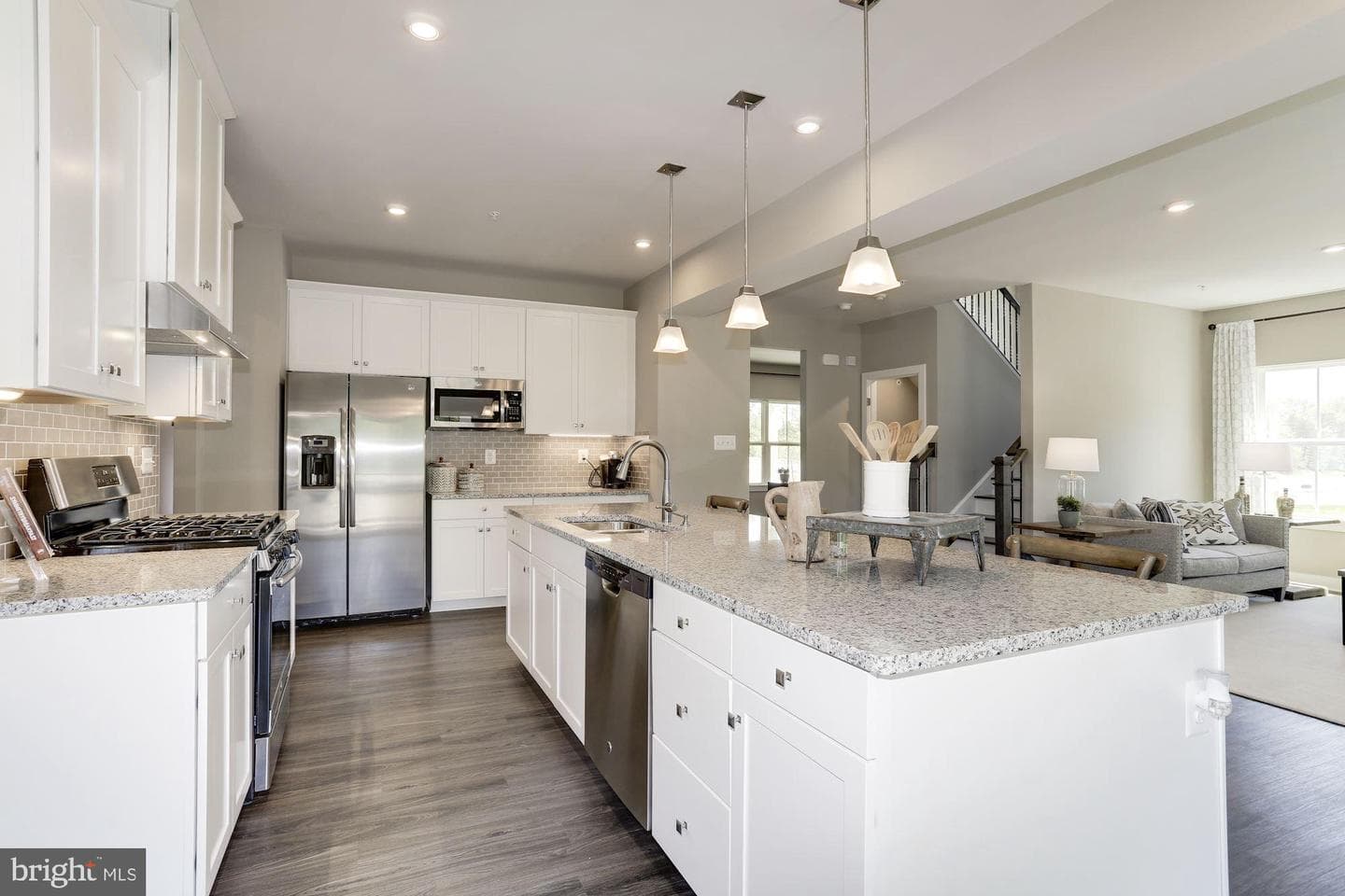 392 Kelso Drive photo 4