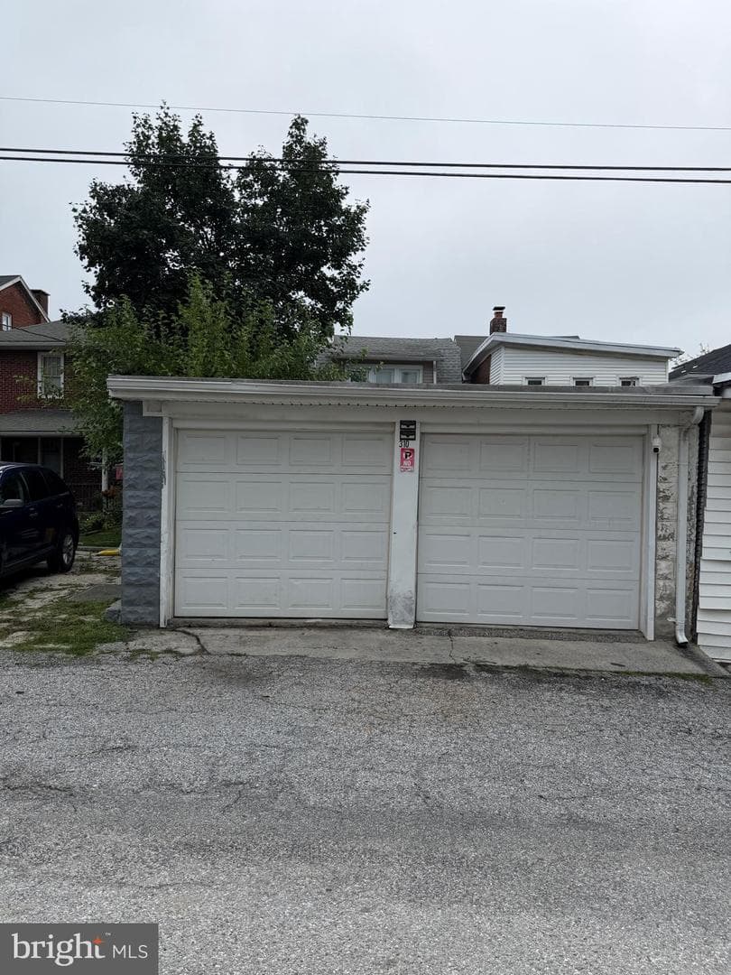 310 E College Avenue photo 35