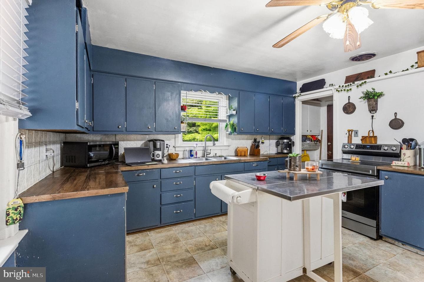 480 Hanover Road photo 11
