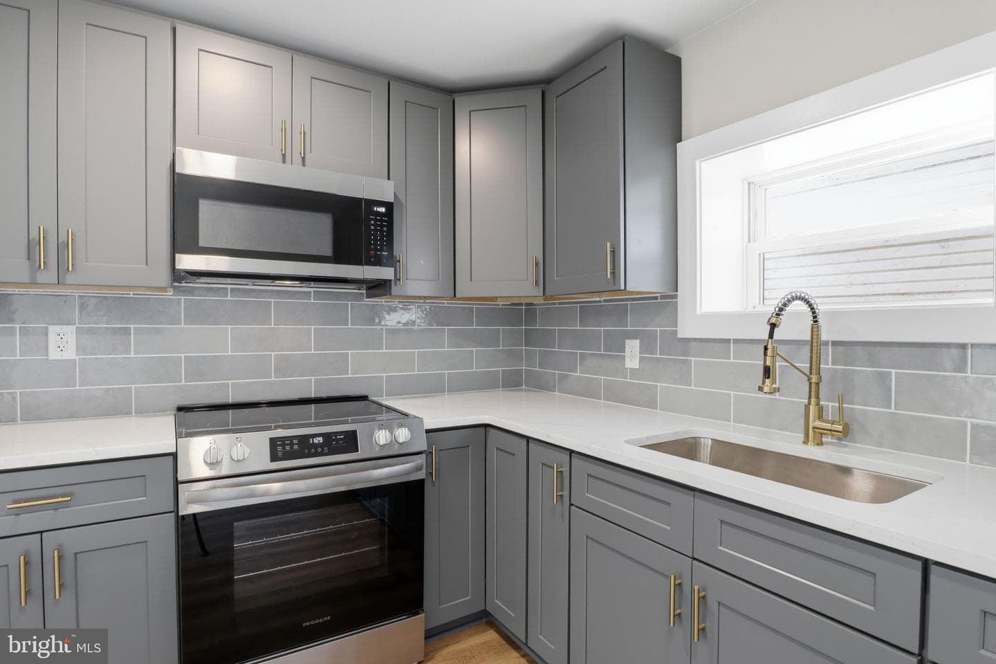 5247 Lincoln Highway W photo 10