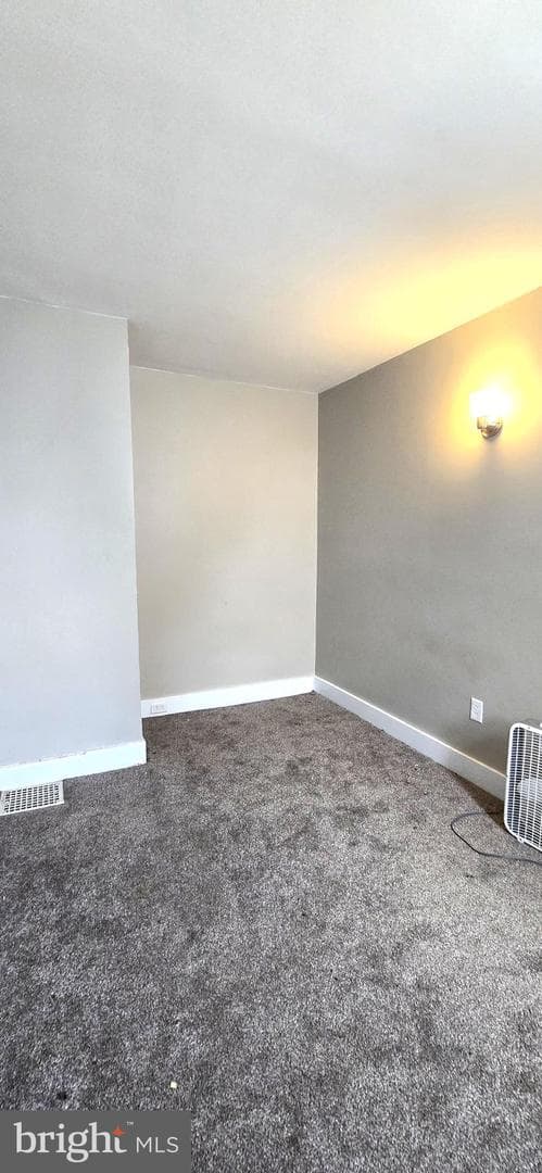 818 E Market Street photo 22
