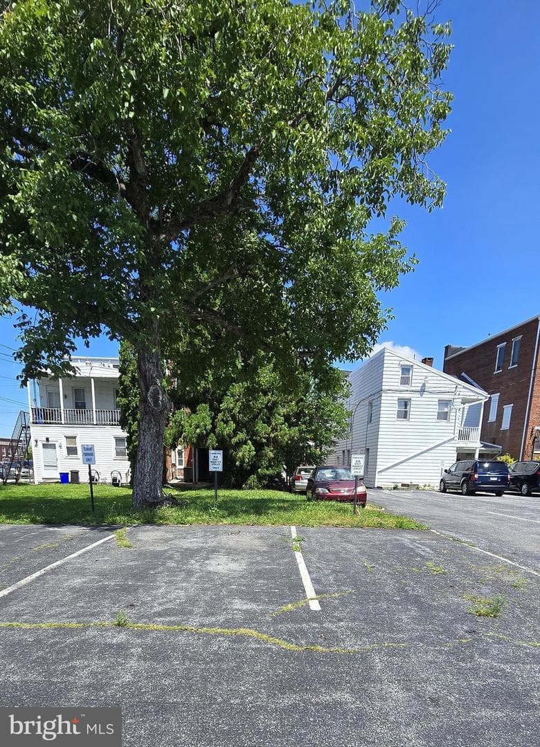 818 E Market Street photo 6