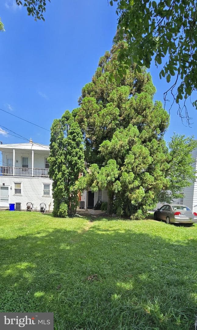 818 E Market Street photo 7