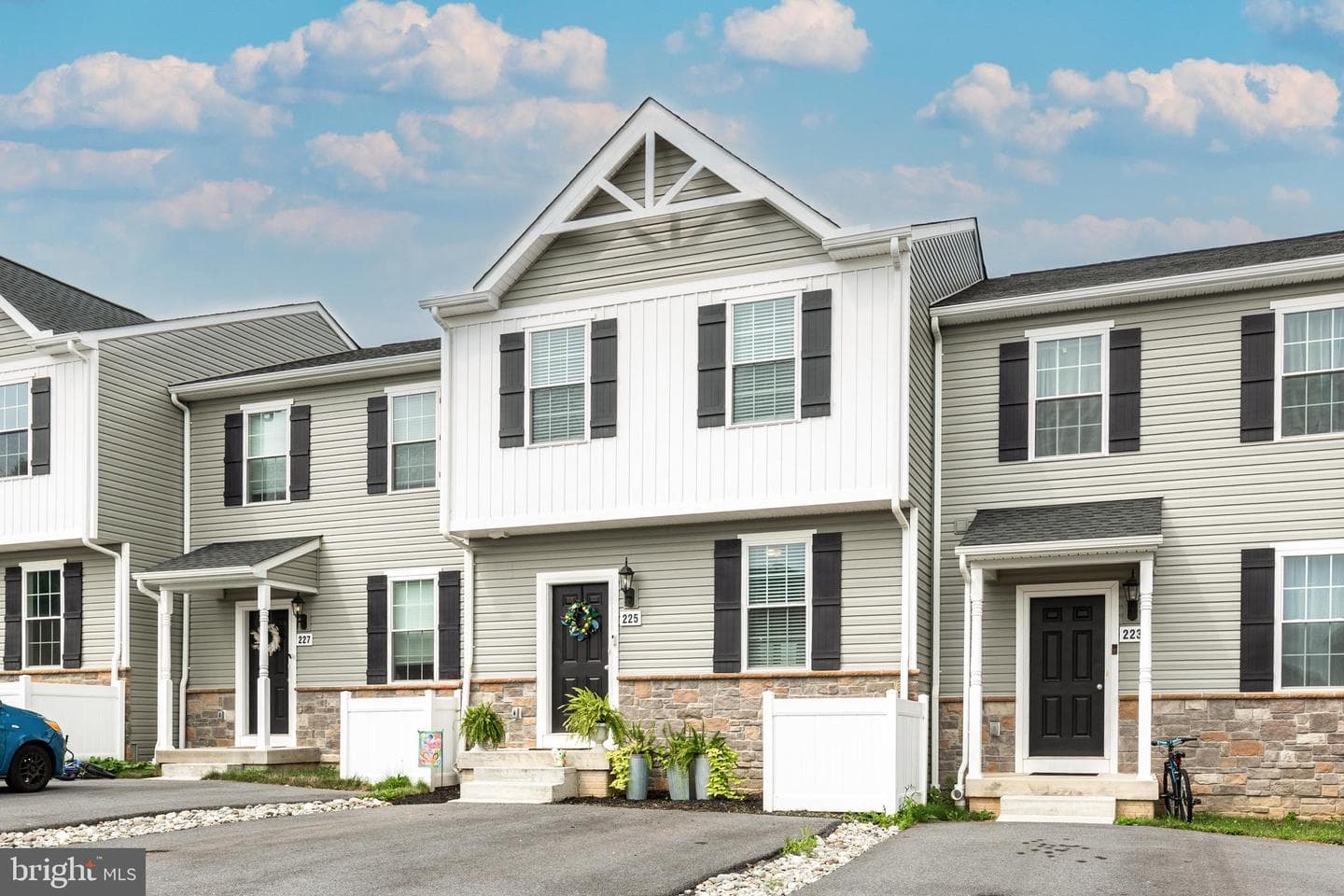 225 Holstein Drive, Hanover
