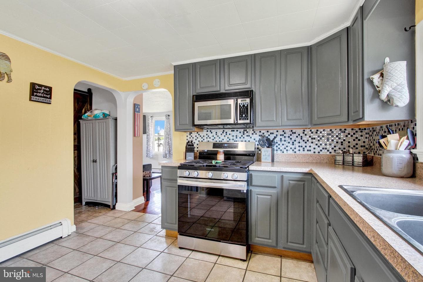 112 Fame Avenue photo 11