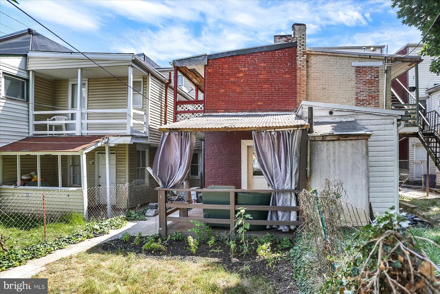 136 S Queen Street photo 26
