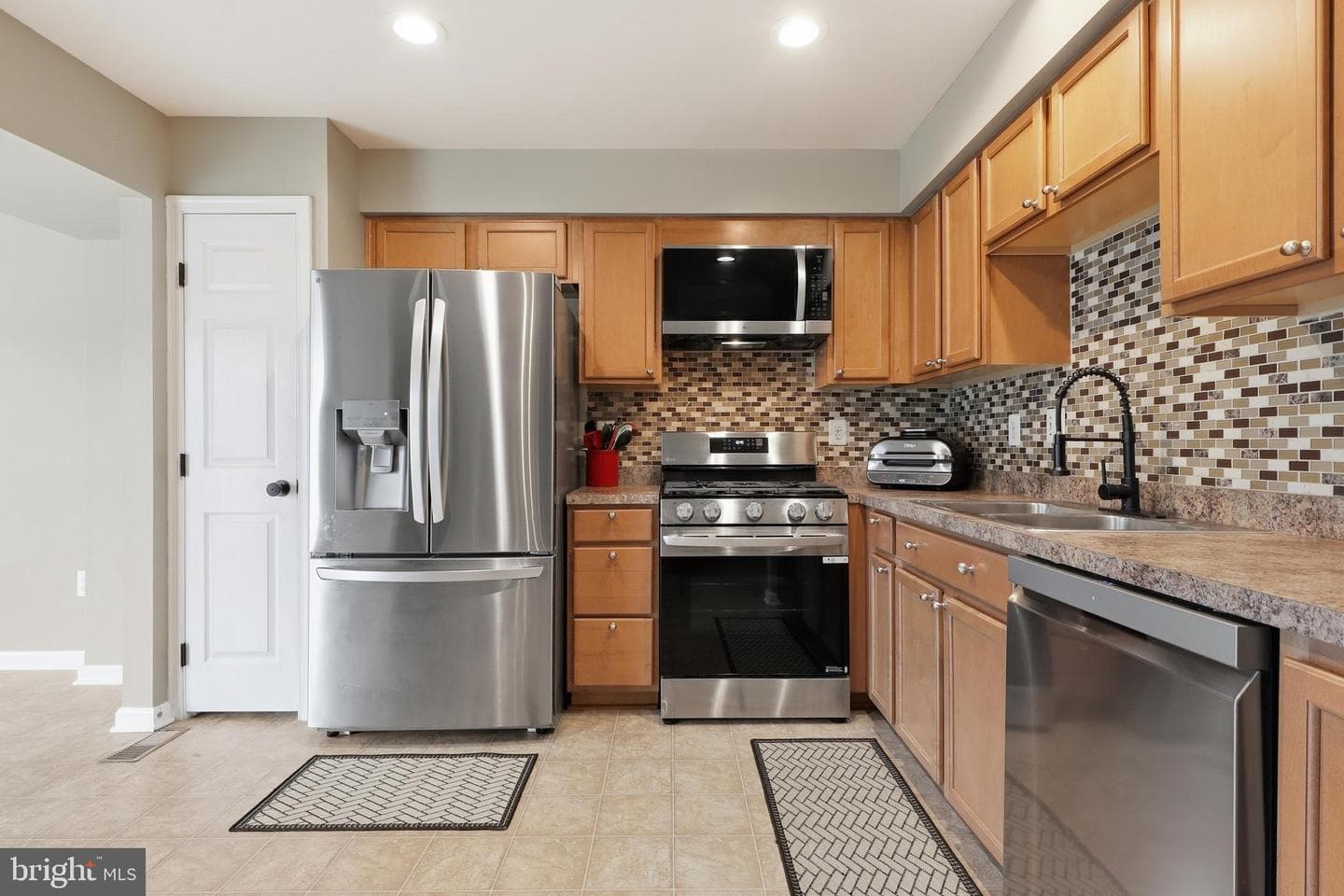 844 Blossom Drive photo 22