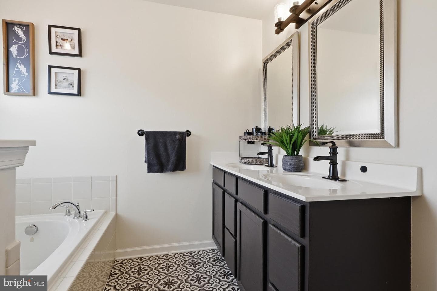 844 Blossom Drive photo 34