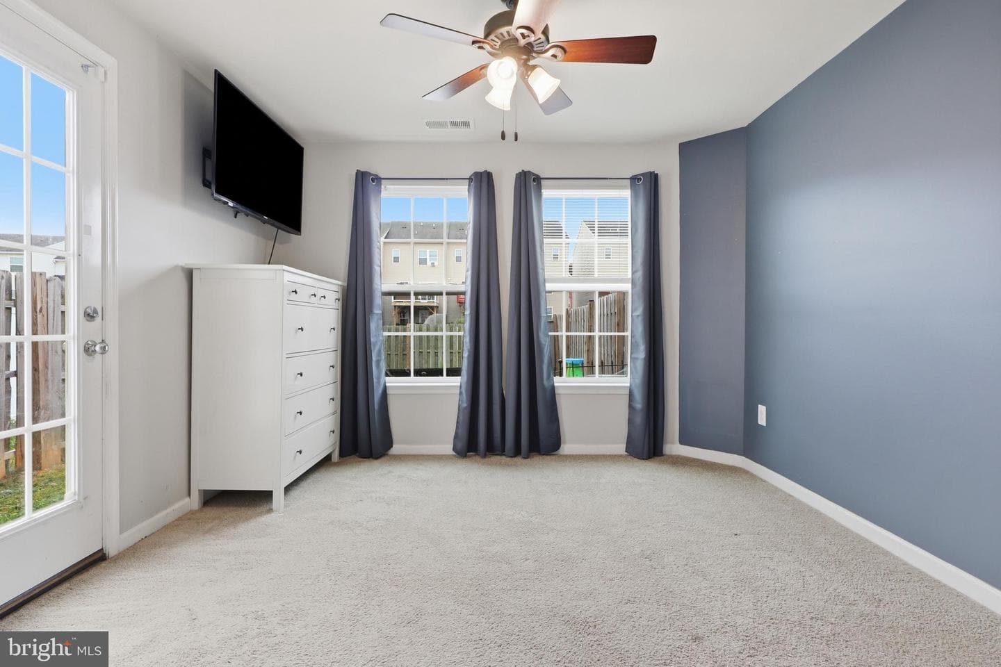 844 Blossom Drive photo 9