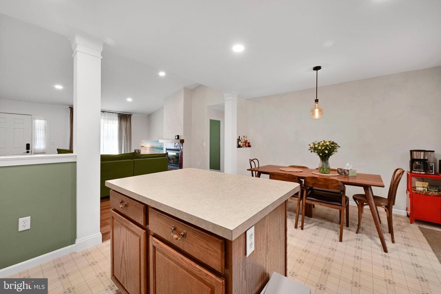45 Thomas Drive photo 18