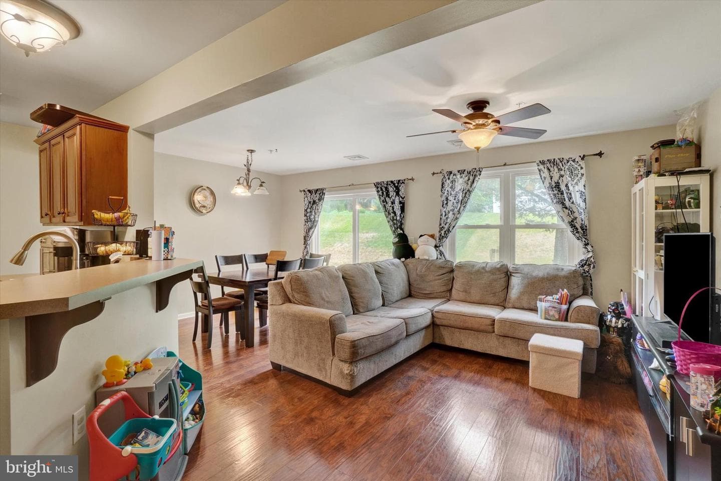 320 Fisher Drive photo 6