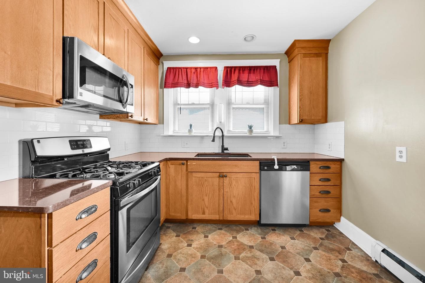 174 S Harrison Street photo 11