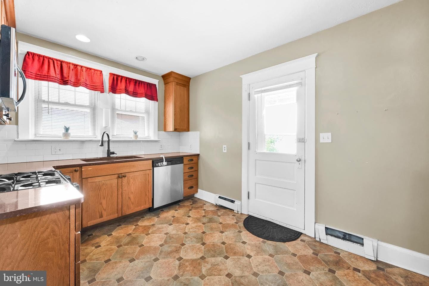 174 S Harrison Street photo 12