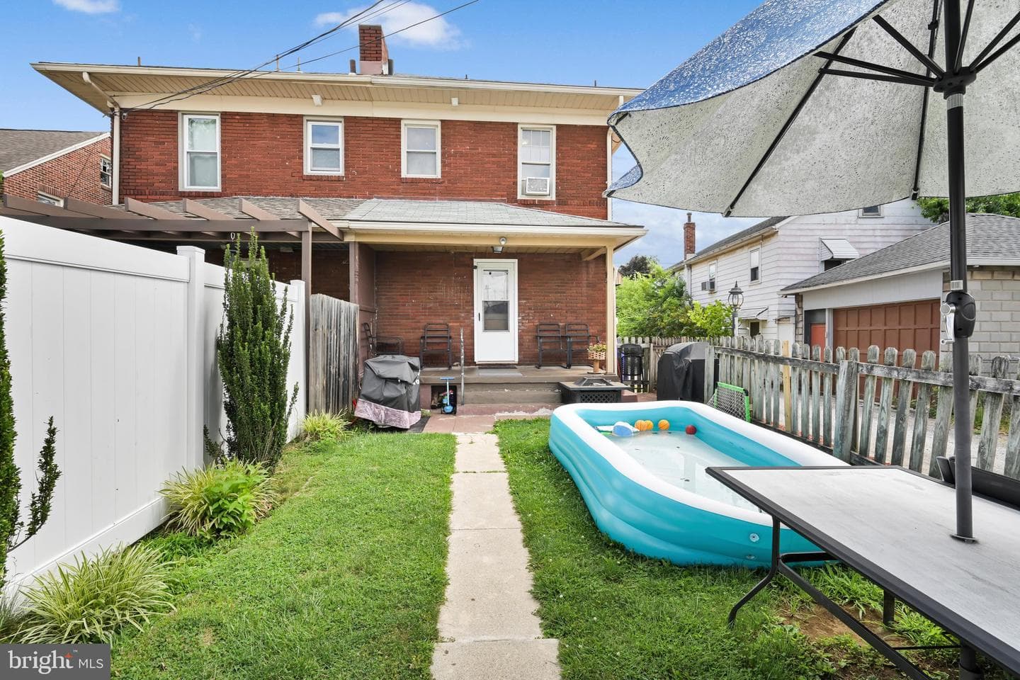 174 S Harrison Street photo 27