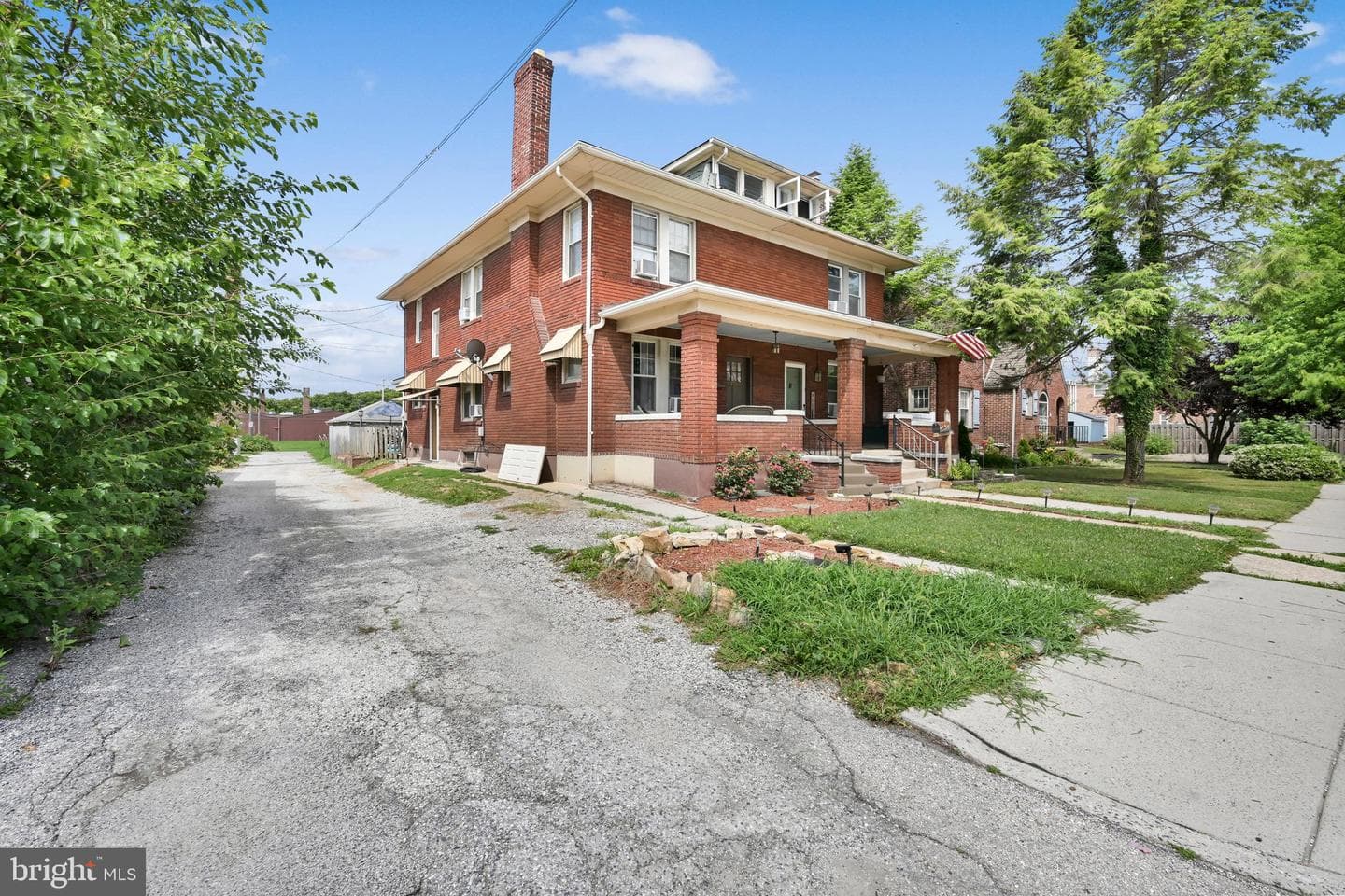174 S Harrison Street photo 3