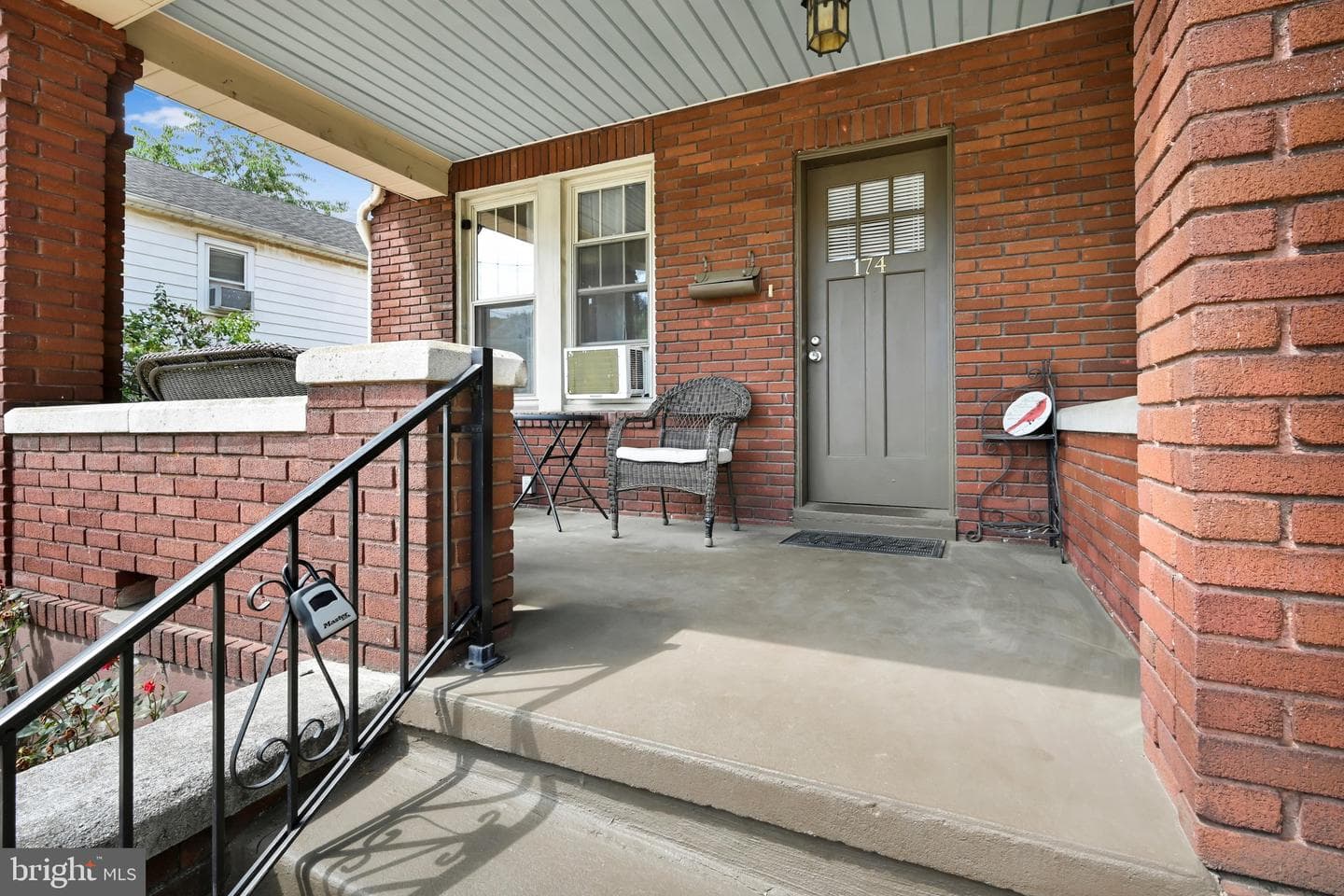 174 S Harrison Street photo 5