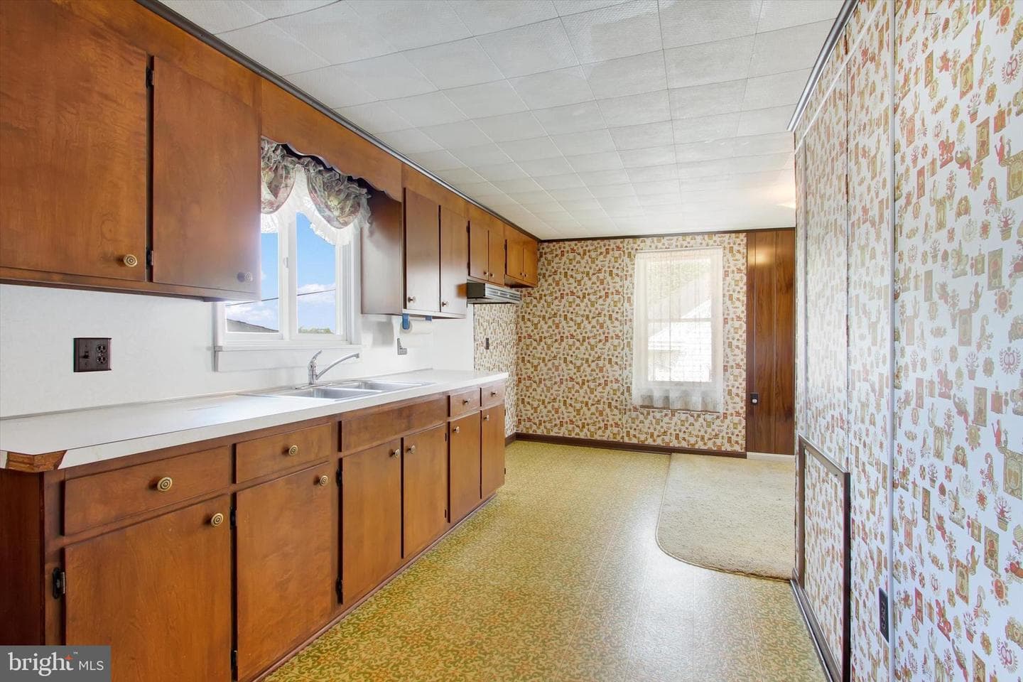 544 York Street photo 26