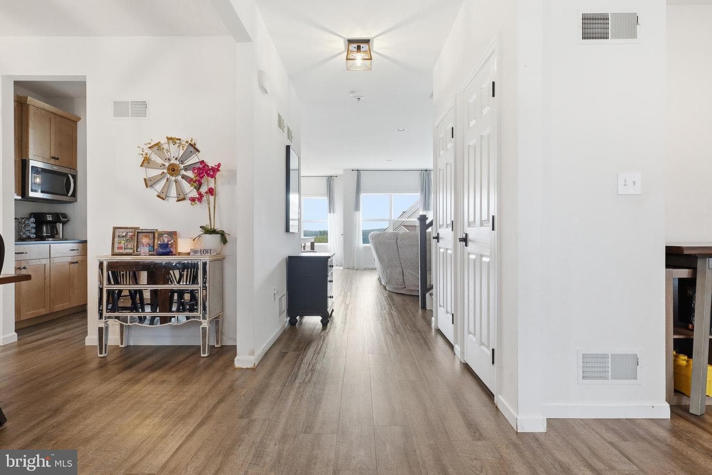 216 Hollyhock Drive photo 6