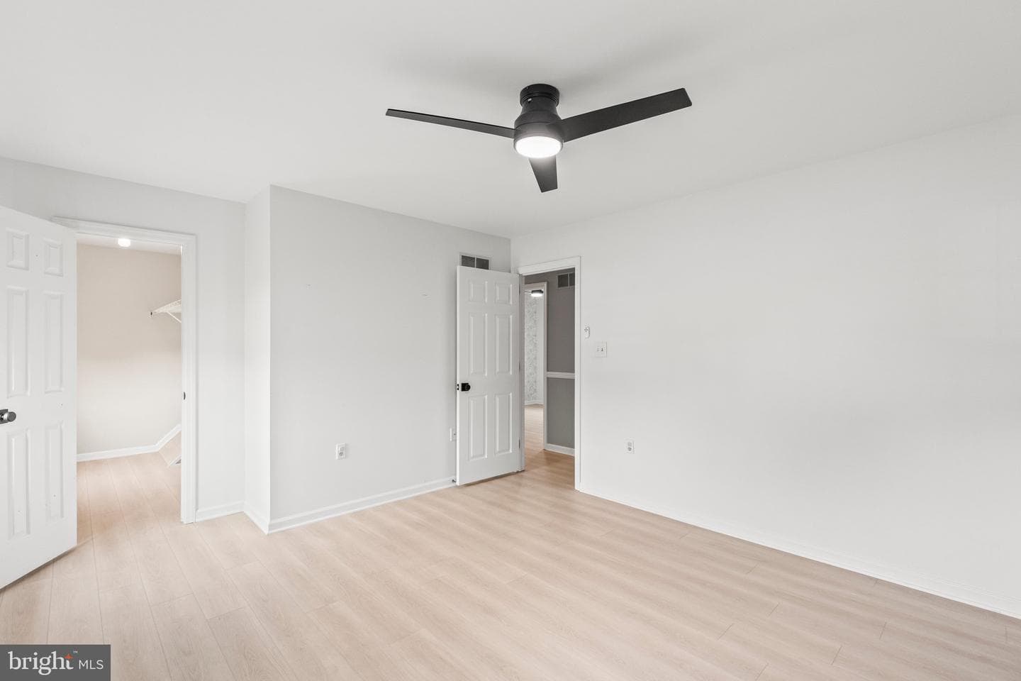 678 S Maurice Street photo 23