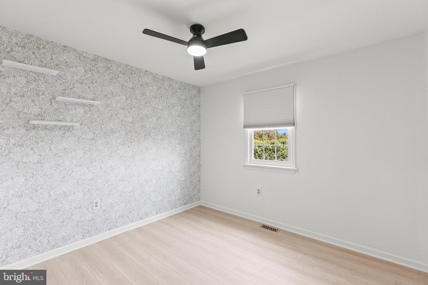 678 S Maurice Street photo 26