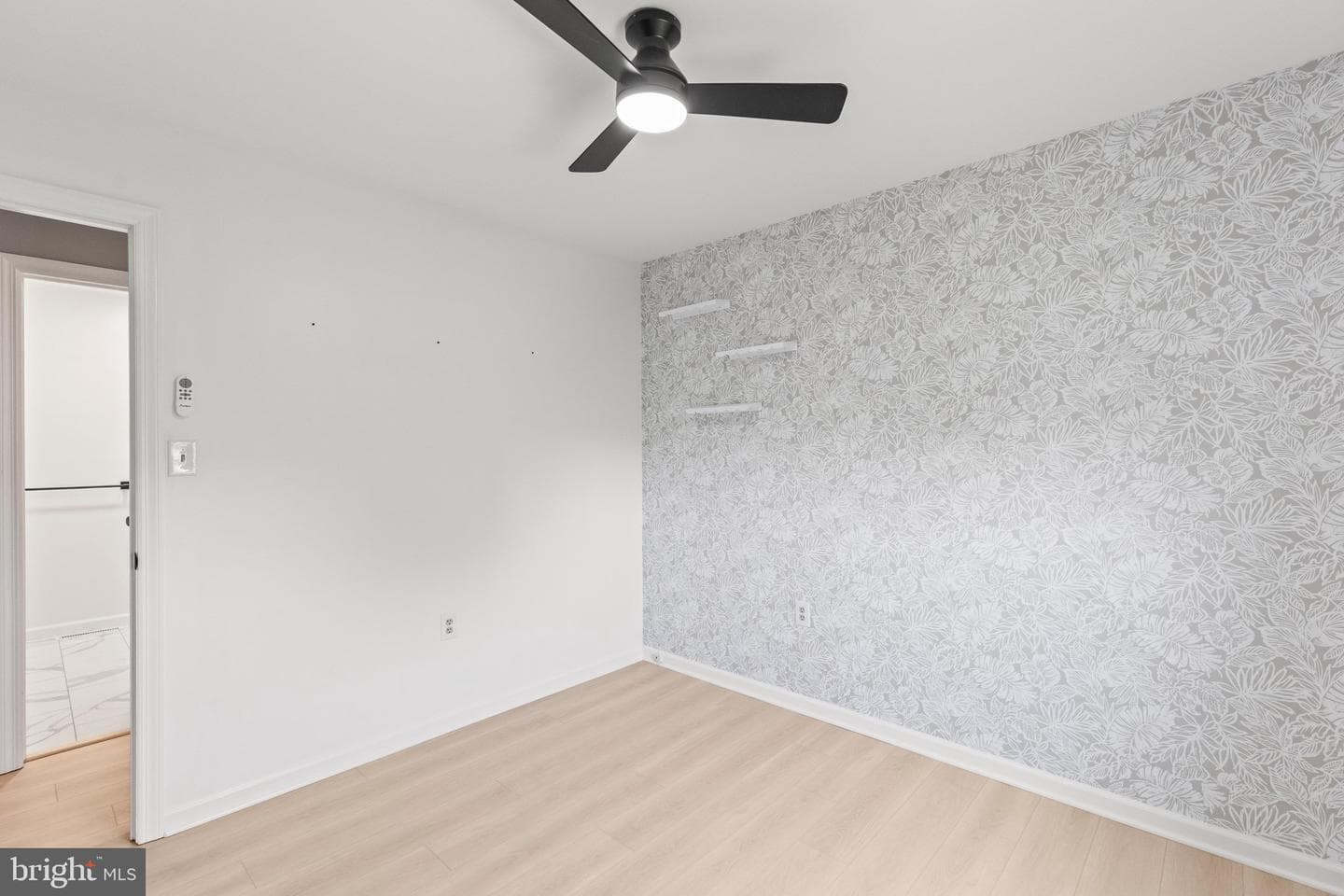 678 S Maurice Street photo 27