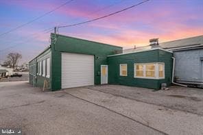 1880 W Market Street photo 3