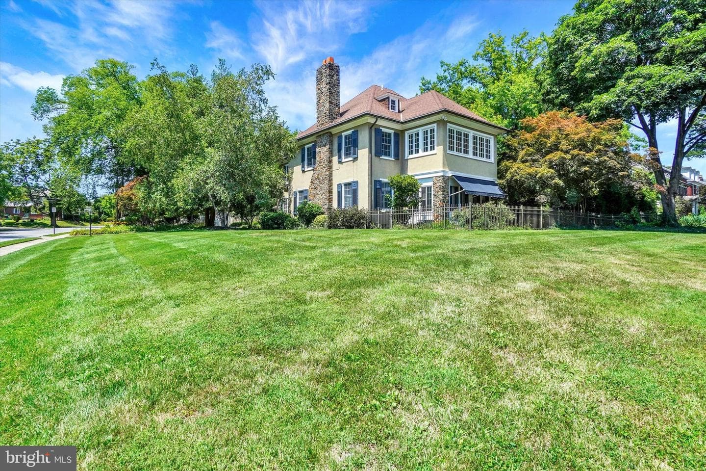 915 Arlington Road photo 69