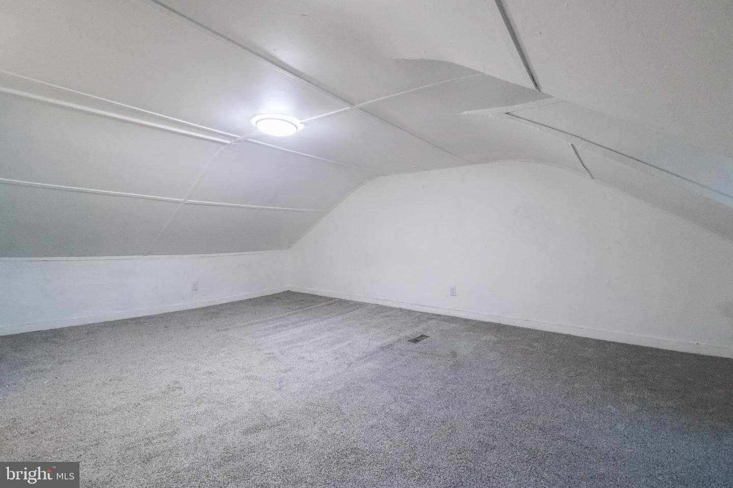 320 Wallace Street photo 15