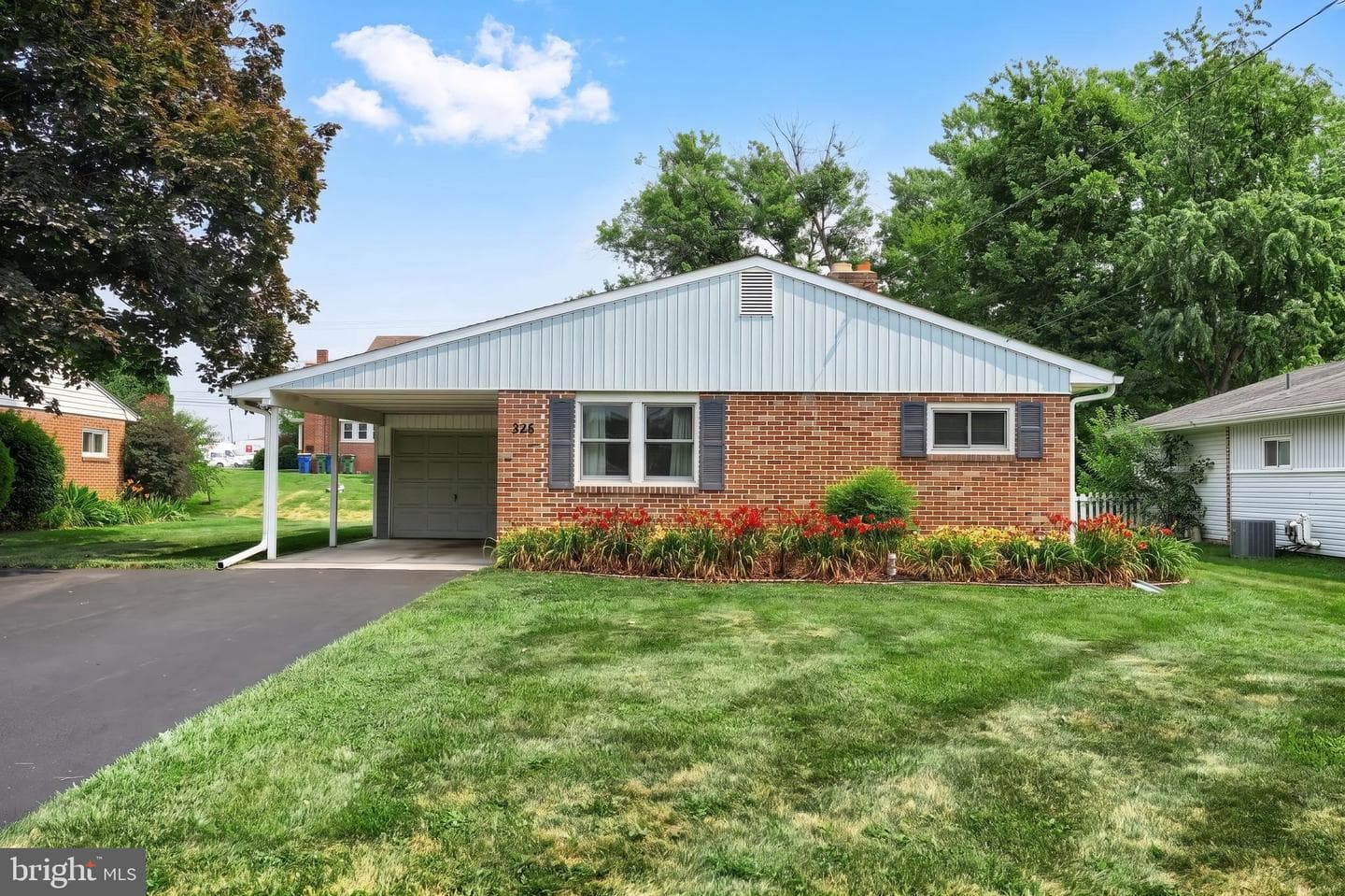 325 Gwen Drive, York