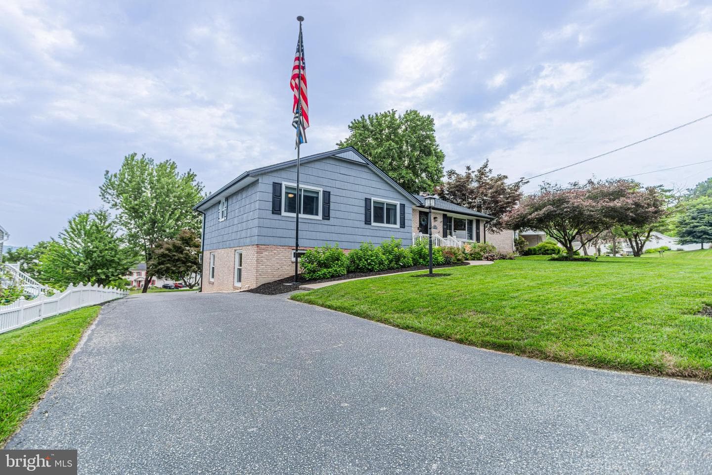 2475 Friesian Road, York